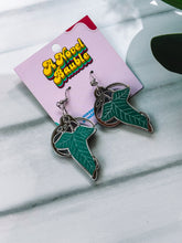 Load image into Gallery viewer, Epic Fantasy Leaf Earrings | Green Silver Elven Jewelry Gift
